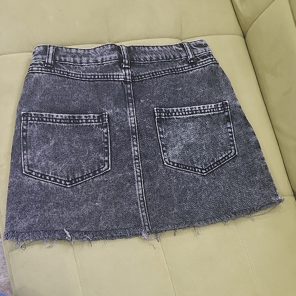 Gray and Black Mini Skirt Casual Night Out - Picture 3 of 7